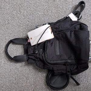 *NWT* Poppy & Peonies Cooler Beverage Holder Bag in Black - Discontinued